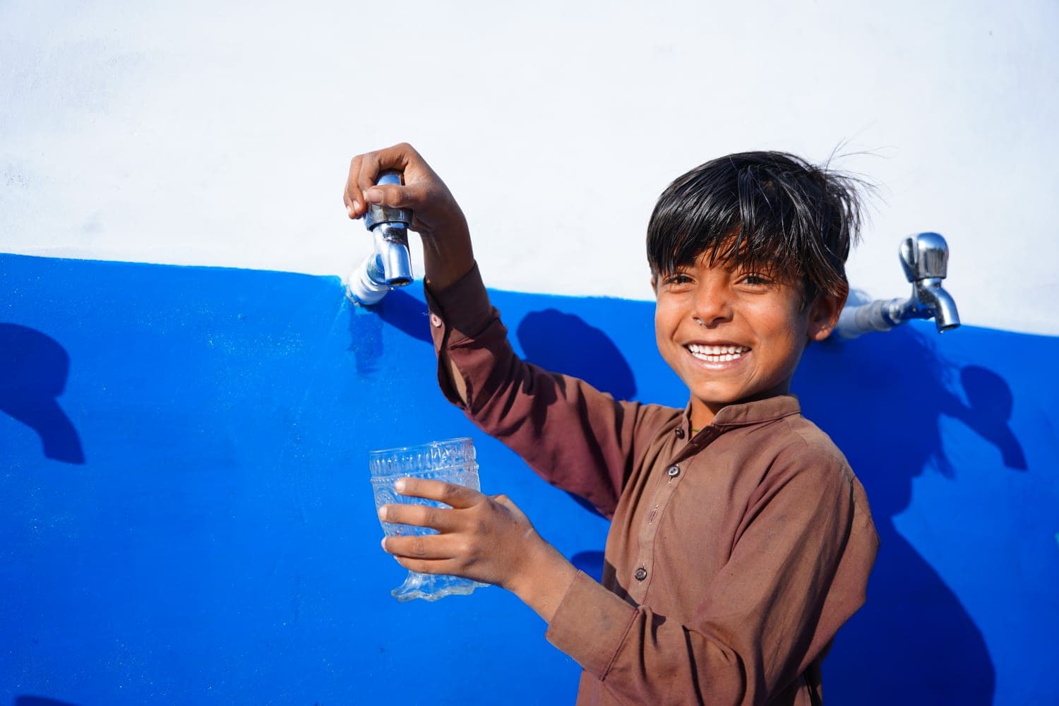 Solar Powered Water Tanks - Photo 3